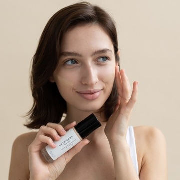 ФОНД ДЛЯ ЛИЦА для СУХОЙ и нормальной кожи ОСВЕЩАЮЩИЙ 04 Миндаль 30мл