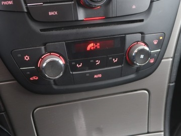 Opel Insignia I Sports Tourer Facelifting 1.4 Turbo ECOTEC  140KM 2013 Opel Insignia 1.4 Turbo, Navi, Klima, Klimatronic, zdjęcie 15