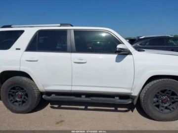 Toyota 2023 Toyota 4-Runner sr5 Premium, 2023r., 4.0L 4.0 Benzyna 270KM, zdjęcie 2