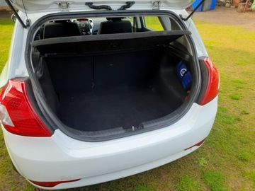 Kia Ceed I Hatchback 5d Facelifting 1.6 CRDi WGT 90KM 2011 KIA CEE'D (ED) 1.6 CRDi 90 KM, zdjęcie 5