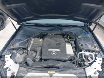 Mercedes Klasa C W205 2018 Mercedes-Benz Klasa C 2018 MERCEDES-BENZ C 300 4MATIC 2.0 Benzyna 241KM, zdjęcie 9