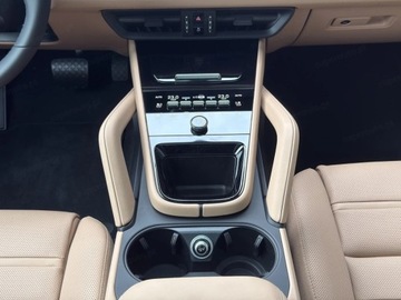 Porsche Cayenne III SUV Plug-In Facelifting 3.0 470KM 2025 PORSCHE Cayenne E-Hybrid Black Edition 3.0 (470 KM) 2025, zdjęcie 9