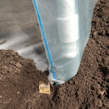 Spinka klips do montażu folii na rurkę o średnicy 50-52mm opakowanie 20szt