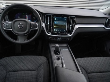 Volvo V60 II  2025 VOLVO V60 B4 Core Combi 2.0 (211KM) 2025, zdjęcie 7