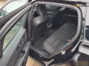 Volvo V60 II  Kombi 2.0 D3 150KM 2020 Volvo V60 2,0 D3 150KM klima elektryka led alu navi tempomat oplacony 2.0, zdjęcie 10