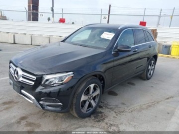 Mercedes GLC C253 2018 Mercedes-Benz GLC 2018 MERCEDES-BENZ GLC 300 4MATIC 2.0 Benzyna 241KM, zdjęcie 2