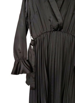 Čierne plisované midi šaty plus size 52