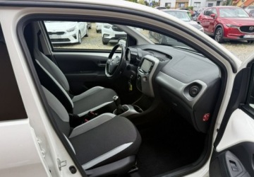 Toyota Aygo II Hatchback 5d 1.0 VVT-i 69KM 2017 Toyota Aygo 1,0 69KM Klimatyzacja Kamera Navi Benzyna 69KM, zdjęcie 15