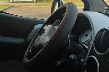 Накладка на руль BMW серии 1 2 3 X1 X3 X5 с красной нитью
