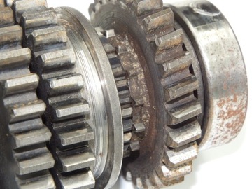 НОВЫЙ ВЫХОДНОЙ ВАЛ ТРАНСМИССИИ В КОМПЛЕКТЕ М72, УРАЛ