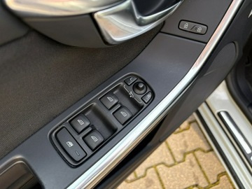 Volvo V60 I Kombi 1.6 T4 180KM 2011 Volvo V60 T4 180 KM Automat Podgrzewane fotele, zdjęcie 10