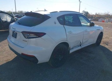 Maserati Levante 2021 Maserati Levante 2021, 3.0L, 4x4, od ubezpieczalni 3.0 Benzyna 345KM, zdjęcie 6