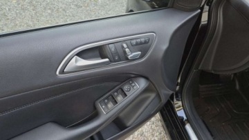 Mercedes Klasa B W246 Sports Tourer Facelifting 2.0 250 211KM 2016 Mercedes-Benz Klasa B 2,0 benzyna 211 KM 4Matic automat NAVI Full LED zare, zdjęcie 6