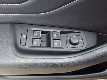 Volkswagen Arteon Fastback Facelifting 2.0 TDI 200KM 2022 Volkswagen Arteon Shooting Brake 2.0 TDI 200KM R-Line 4x4 DSGKamery360DCCL, zdjęcie 8