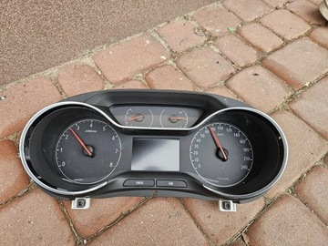 PŘÍSTROJOVÁ DESKA BUDÍKY 1.2THP BENZÍN OPEL GRANDLAND X 9836027780