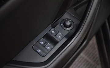 Skoda Superb III Kombi 1.8 TSI 180KM 2016 Skoda Superb Skory_Naglosnienie Canton_Panoramiczny dach 1.8 Benzyna, zdjęcie 21