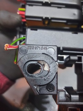 AUDI A4 B8 A5 FL SKŘÍŇKA POJISTEK 8T8971845