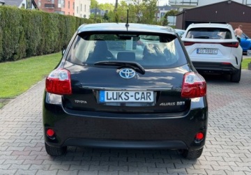 Toyota Auris I Hatchback 5d Facelifting 1.8 HSD 136KM 2011 Toyota Auris 1,8 HYBRID 136KM Climatronic Bezwypadkowy ASO Dla wymagajacych, zdjęcie 3