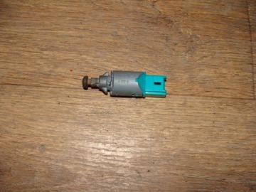 Czujnik pedału sprzegła 8200168240b Renault Scenic ii 2