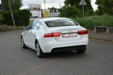 Jaguar XE Sedan 2.0 i4 250KM 2018 Jaguar XE 25T 2.0T 250KM 2018r. Skóra Panorama, zdjęcie 18