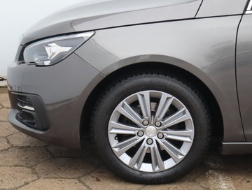 Peugeot 308 II Hatchback Facelifting 1.2 PureTech 130KM 2018 Peugeot 308 1.2 PureTech, Automat, Skóra, Navi, zdjęcie 13