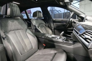 BMW Seria 7 G11-G12 Sedan 750i 450KM 2018 BMW Seria 7 Pneumat M Pakiet HeadUp Radar Dociagi Masaz Wentyl Harman Bezwp, zdjęcie 14