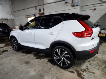 Volvo XC40 2022 Volvo XC 40 T5 R-Design 2022 2.0 Benzyna 248KM, zdjęcie 1