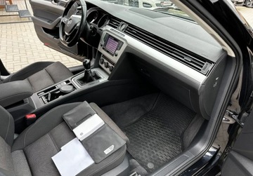 Volkswagen Passat B8 Variant 2.0 TDI BlueMotion SCR 150KM 2017 Volkswagen Passat 2,0 TDI 150 KM 4-Motion Serwis GWARANCJA Zamiana Zarejes, zdjęcie 21