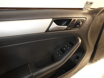 КОМПЛЕКТ ОБИВКИ БАНКОВСКОЙ ДВЕРИ VW JETTA 5C