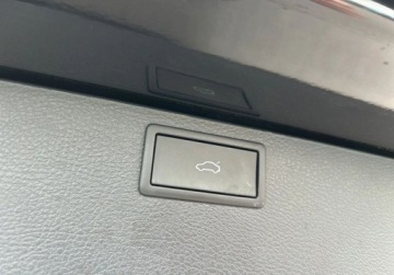 Volkswagen Multivan T7 2022 Volkswagen Multivan 7 osobowy L2 Comfortline CRUISE, ACC, Hak, DCC, GPS, B, zdjęcie 4