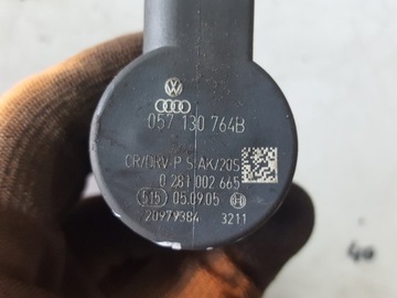 AUDI A6 C6 LIŠTA VSTŘIKOVAČE VENTIL REGULÁTOR PALIVA 057130764B