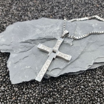 БОЛЬШОЙ КРЕСТ ВИН ДИЗЕЛЬ ИЗ ФИЛЬМА «ФОРСАЖ СТАЛЬ»