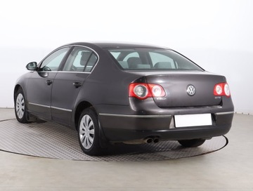 Volkswagen Passat B6 Sedan 2.0 TDI 140KM 2008 VW Passat 2.0 TDI, Salon Polska, Klima, zdjęcie 3