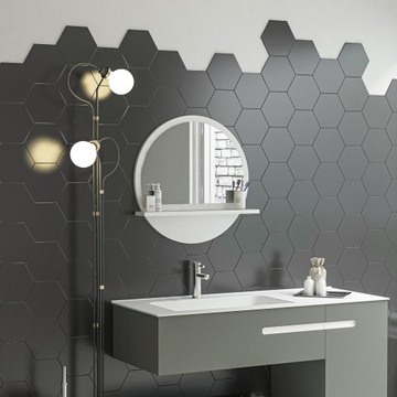 Белое настенное зеркало с полкой 45 СМ.