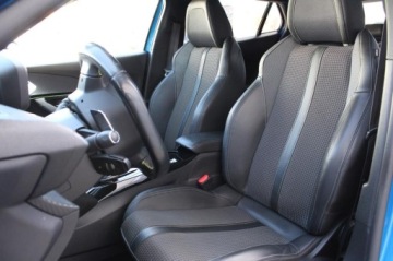 Peugeot 2008 II SUV 1.2 PureTech 130KM 2021 Peugeot 2008 GT, zdjęcie 9