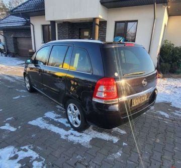 Opel Zafira B 1.8 ECOTEC 140KM 2009 Opel Zafira Opel Zafira 1,8 Cosmo Super Stan - serwisowany 1.8 Benzyna, zdjęcie 1