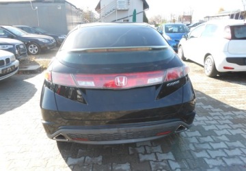 Honda Civic VIII Hatchback 3d 1.8 i-VTEC 140KM 2007 Honda Civic Honda Civic VIII 1.8 Benzyna 140 KM 1.8 Benzyna 140KM, zdjęcie 5