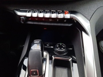Peugeot 3008 II 2018 Peugeot 3008 PEUGEOT 3008 Allure automat 130 km 1.2 Benzyna 130KM, zdjęcie 19