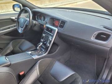 Volvo S60 II Sedan Facelifting 2.0 D4 DRIVE-E 190KM 2018 Volvo S60 2.0D4 R-Designe Rewelacja Bezwypadkowy 2.0 Diesel 190KM, zdjęcie 17