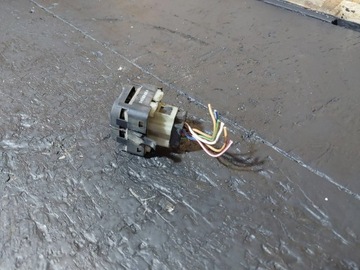 KNOFLÍKY SKEL ŘIDIČE LEVÝ PŘEDNÍ VOLKSWAGEN PASSAT B4 3A0959855A