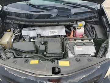 Toyota Prius III 2012 Toyota Prius V 2012 1.8l 1.8 Hybryda 98KM, zdjęcie 6
