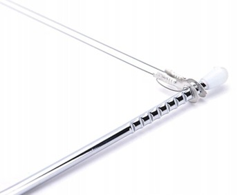 Струнный нож для резки бисквитного теста.