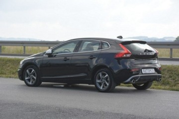 Volvo V40 II Hatchback Facelifting 2.0 D2 120KM 2018 Volvo V40 2.0 D2 R-Design nawigacja gwarancja, zdjęcie 4
