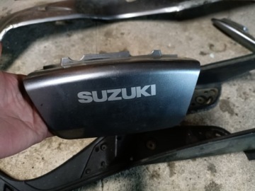 Suzuki Burgman 400 2003 — Подножка, платформа, плуг, резина, комплект