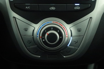 Hyundai ix20 Mikrovan 1.4 CVVT 90KM 2013 Hyundai ix20 1.4 CVVT, Klima, Parktronic,ALU, zdjęcie 9