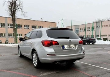 Opel Astra J Sports Tourer 1.4 Turbo ECOTEC 140KM 2011 Opel Astra Opel Astra 1.4 Turbo Cosmo 1.4 Benzyna 140KM, zdjęcie 7