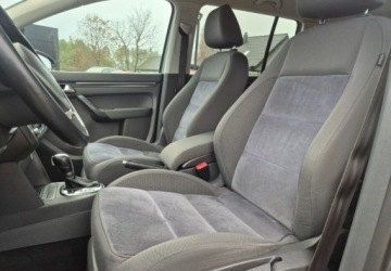 Volkswagen Touran II 2.0 TDI 170KM 2011 Volkswagen Touran 2,0 170KM Automat DSG Highline Navi Kamera PDC 2.0 Diesel, zdjęcie 6