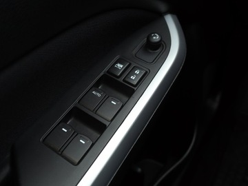 Suzuki Vitara III SUV 1.6 VVT 120KM 2015 Suzuki Vitara 1.6 VVT, Salon Polska, zdjęcie 15