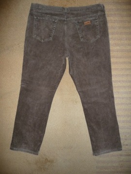 Spodnie sztruksowe WRANGLER W42/L32=55,5/111cm