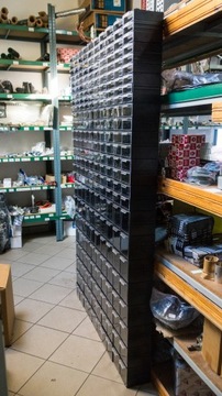 ШКАФ ДЛЯ ВИНТОВЫХ ОРГАНАЙЗЕРОВ 24 ящика. КОНГЕРНЫЙ НАБОР